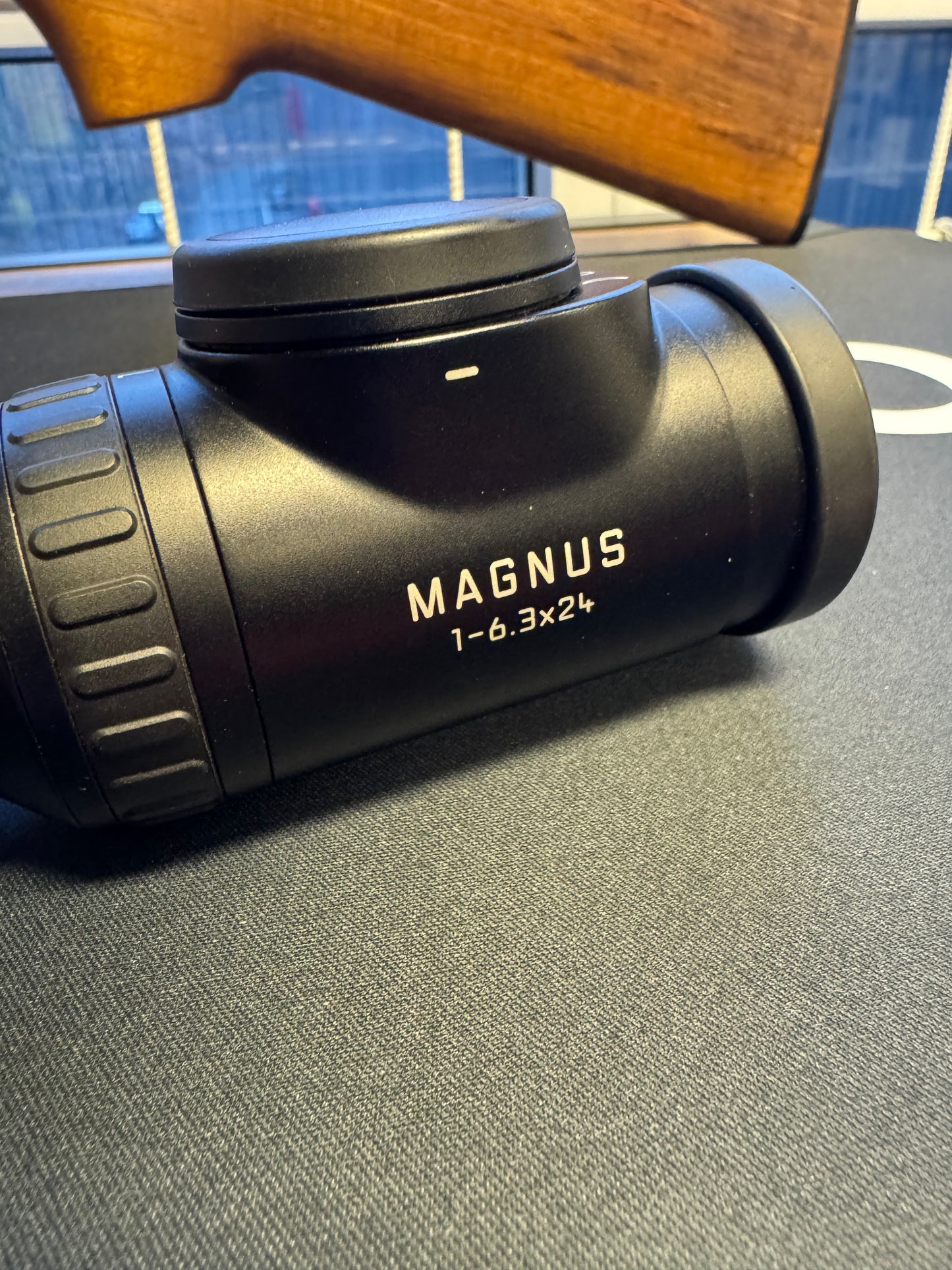 Leica Magnus 1-6,3x24