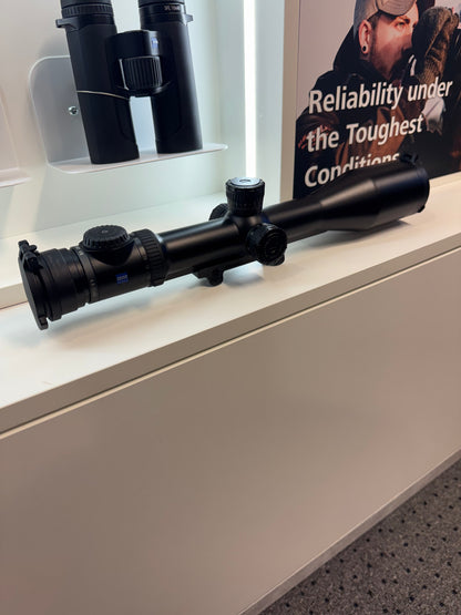 Zeiss V8 4,8-35x60 M inkl Blaser montasje