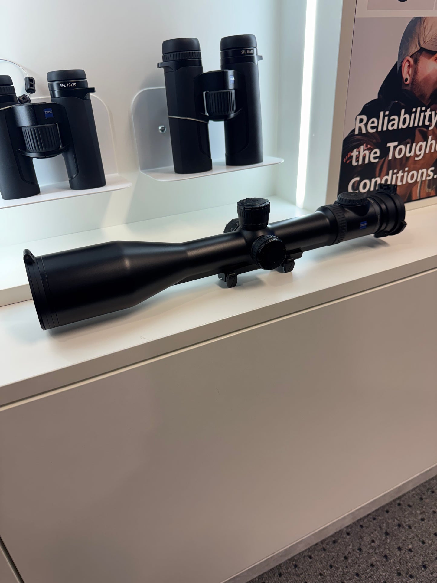 Zeiss V8 4,8-35x60 M inkl Blaser montasje