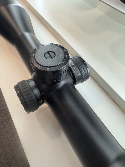 Zeiss V8 4,8-35x60 M inkl Blaser montasje