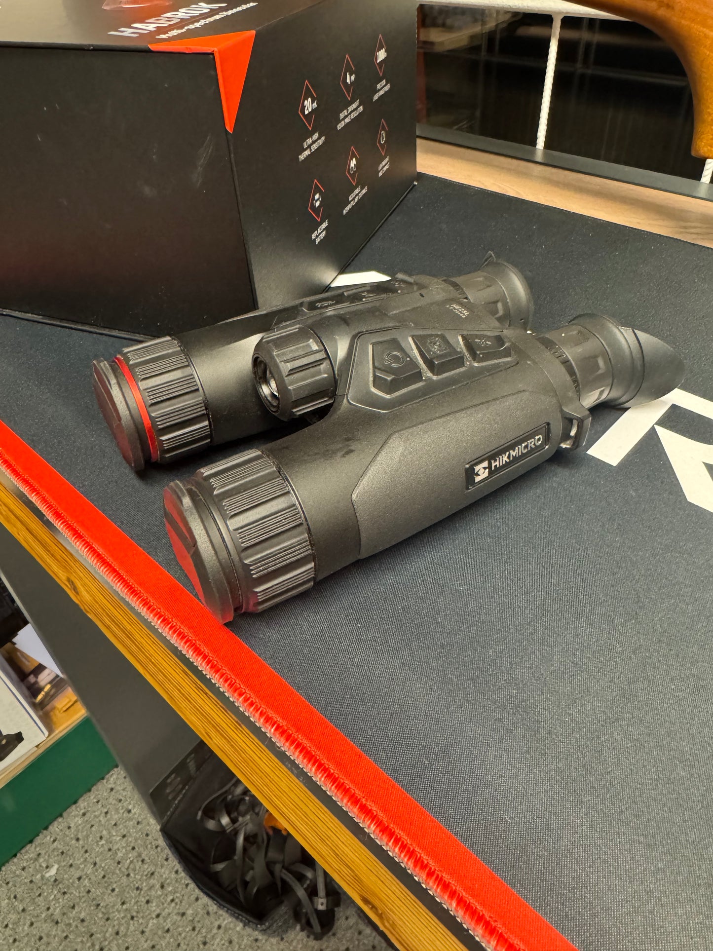 Hikmicro Habrok 4K termisk bino HE25L