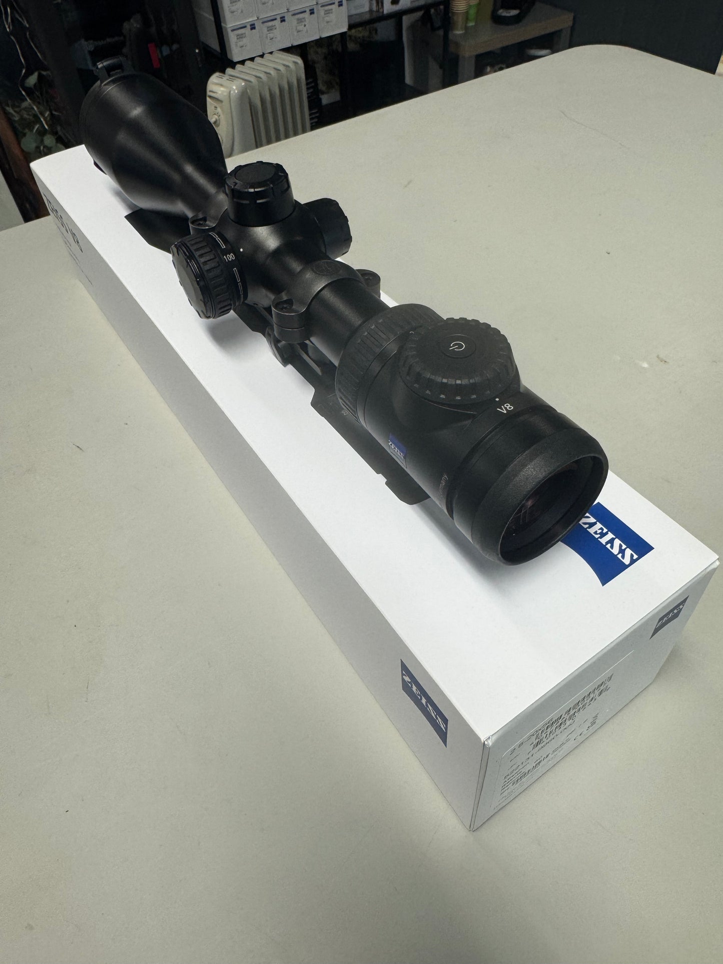 Zeiss V8 2,8-20x56 inkl Blaser momtasje