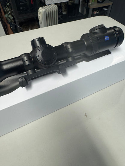 Zeiss V8 2,8-20x56 inkl Blaser momtasje