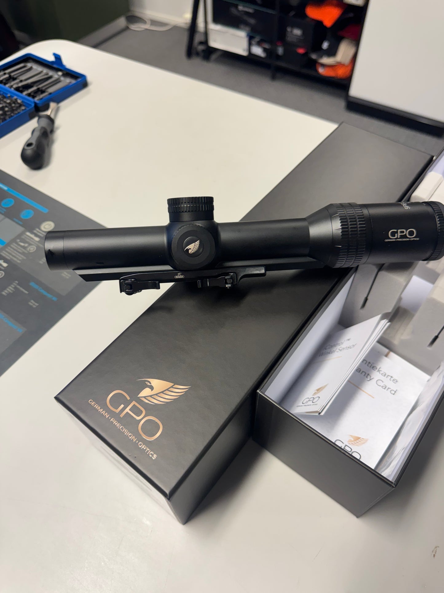 GPO Spectra 8 1-8x24 inkl Rusan Blaser montasje