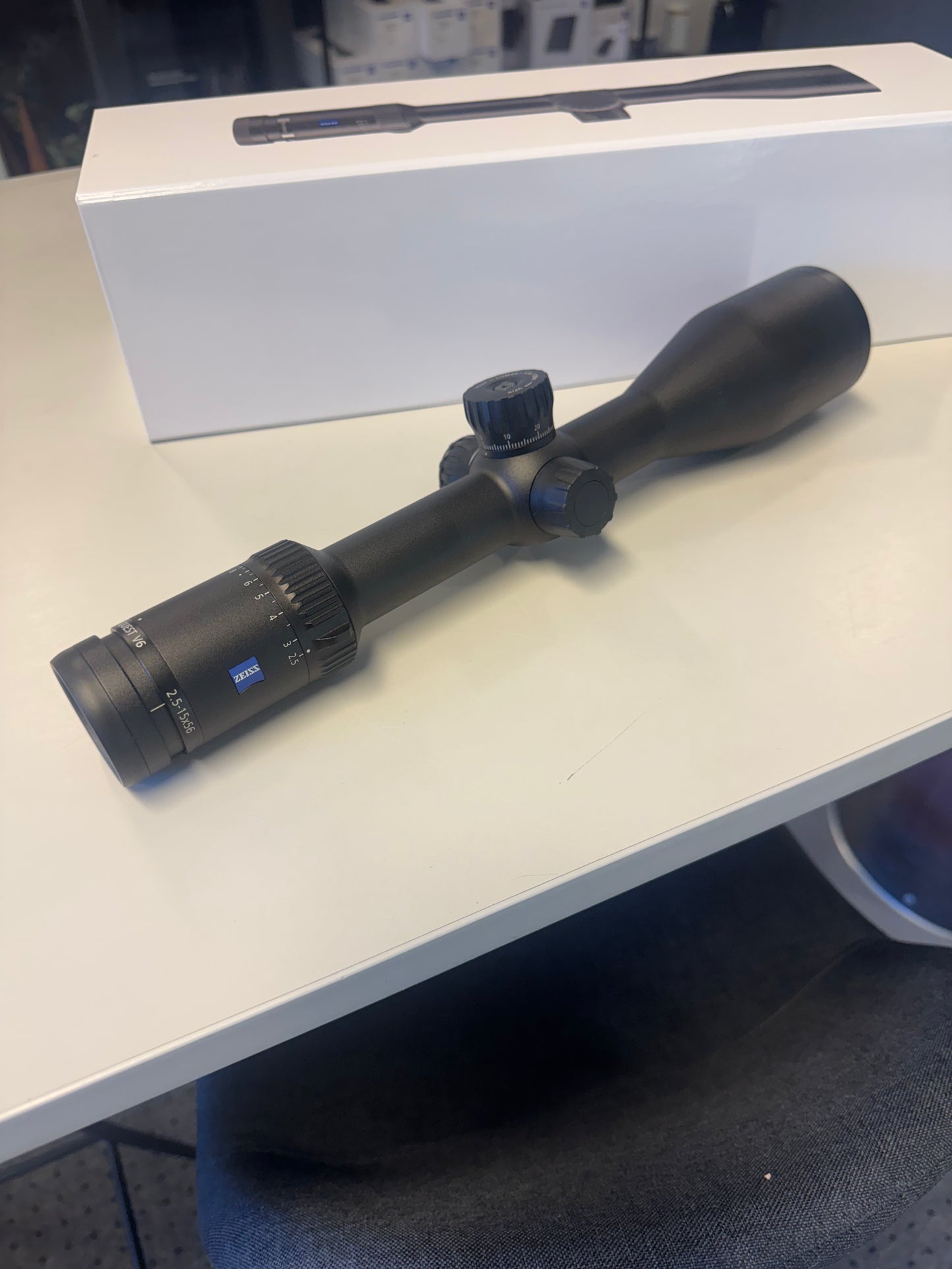 DEMOBRUKT Zeiss Conquest V6 2.5 – 15 x 56 ASV