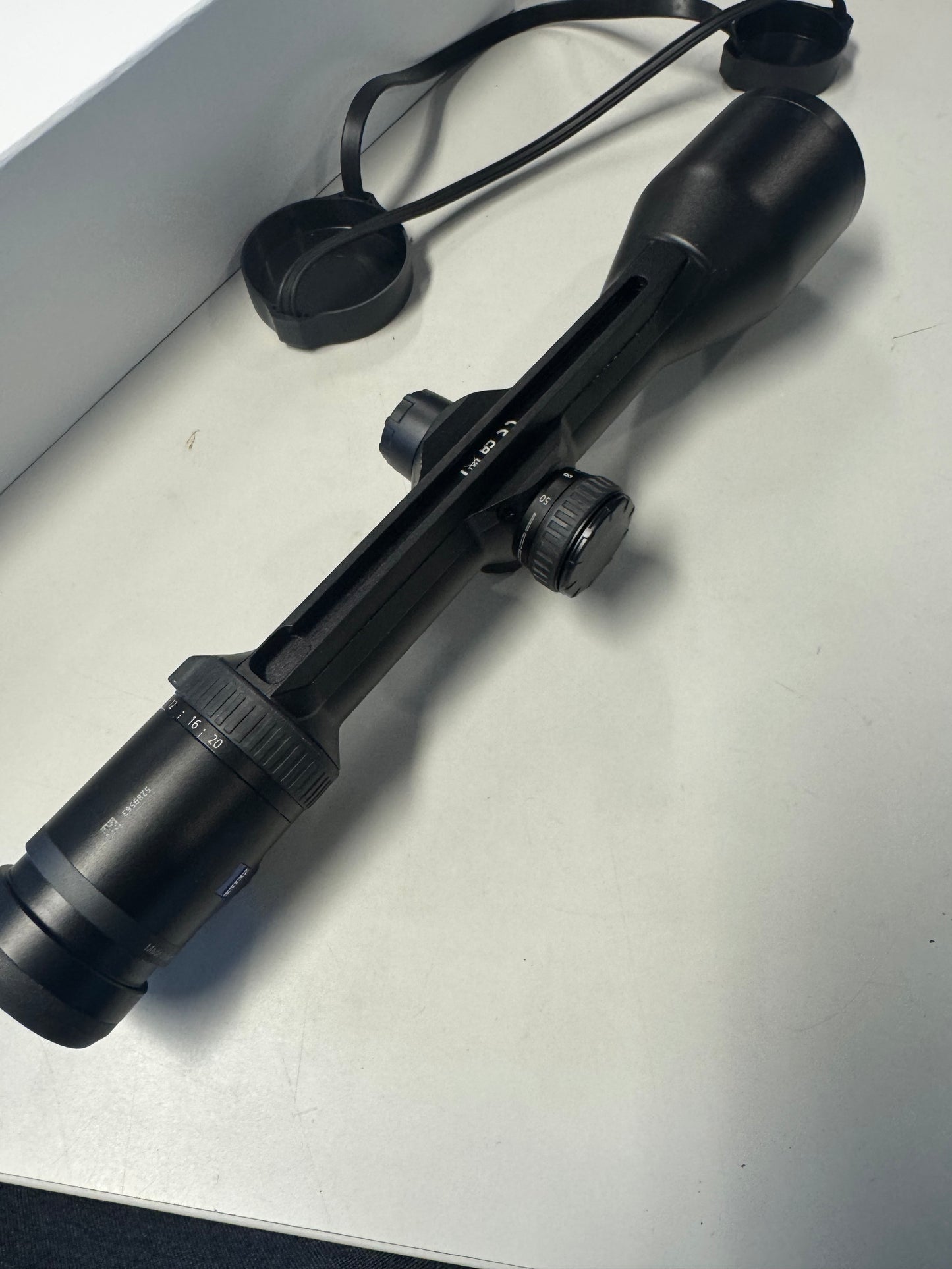 Zeiss V8 2,8-20x56 M DEMO