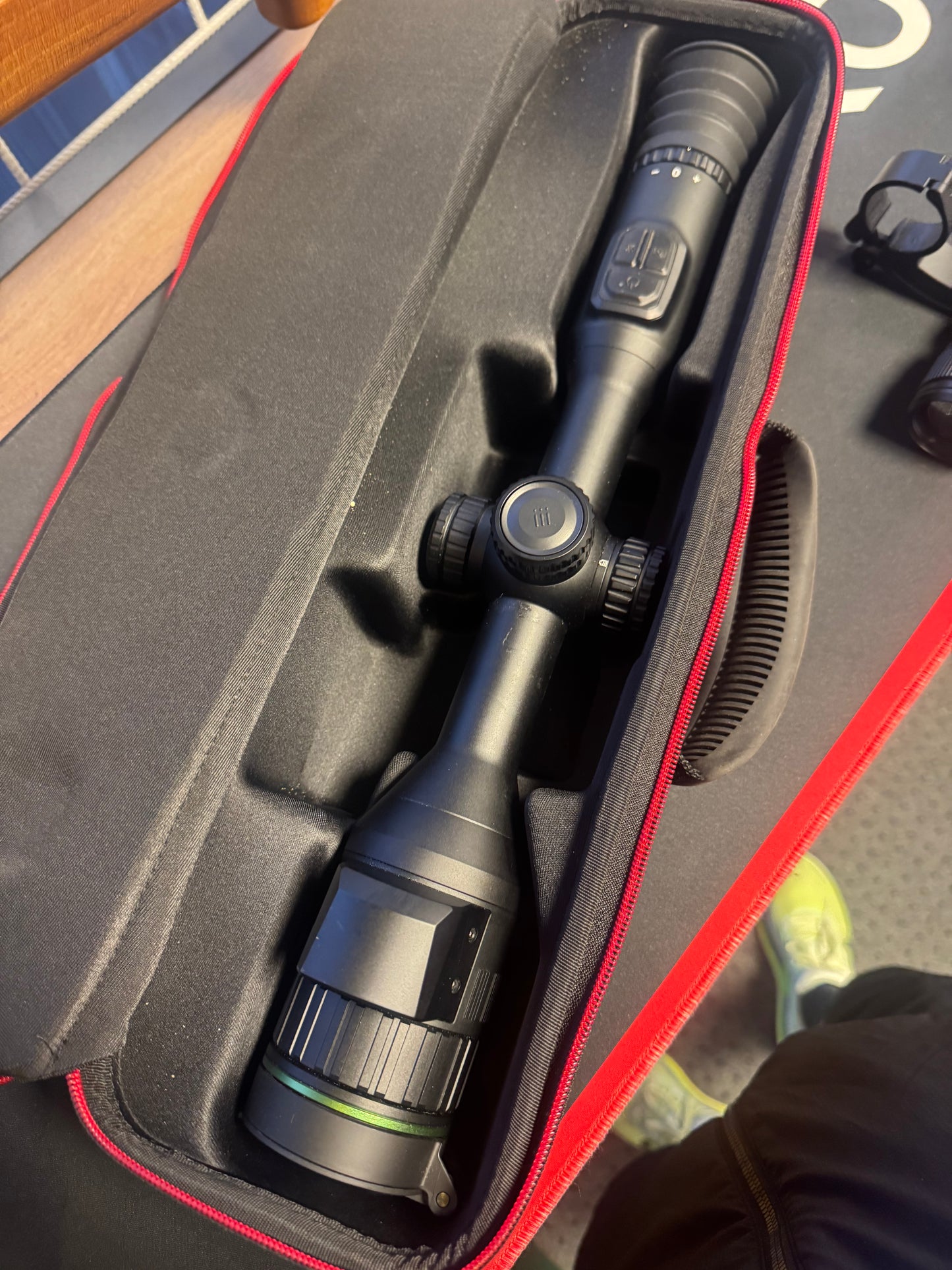 Hikmicro Alpex 4K A50EL inkl IR og feste