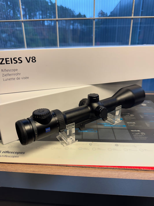 Zeiss V8 2,8-20x56 inkl Blaser montasje