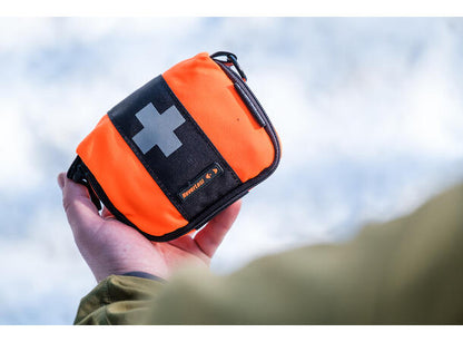 Neverlost jaktpakke, slaktesett, førstehjelp, viltdrag og gamebag